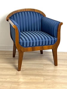 Eleganter Biedermeier-Sessel aus Nussbaumholz von Retroles - Bild 1 von 7