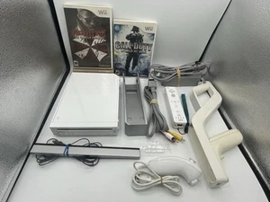 Nintendo Wii Console 2 Game Wii Gun Controller Bundle read Description For More - Picture 1 of 5