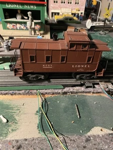 LIONEL O 6557 RAUCHENDER BELEUCHTETER BEGLEITWAGEN SELTEN ORIGINAL MIT RAUCHABWEISER - Bild 1 von 8