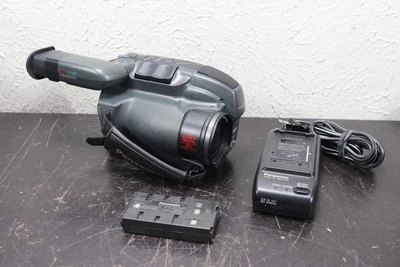 Panasonic PV-D496D Camcorder VHSC 22x Digital 16x Optical Zoom Camcorder TESTED - Image 1 of 4