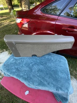 97 Chevy Tahoe tampa de armazenamento traseira/jack armazenamento ✅OEM” cor bronzeada  - Imagem 1 de 4