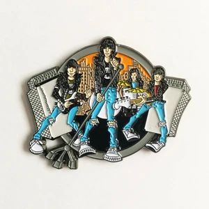 THE RAMONES Road To Ruin große Emaille Pin Punk Rock CBGB DEE DEE - Bild 1 von 2