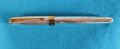 PLUMA ESTILOGRÁFICA PARKER SONNET ORO 18K/PLATA "NUEVA" ~ EQUIPADA CON CONVERTIDOR DE CARTUCHOS Foto 1 de 4