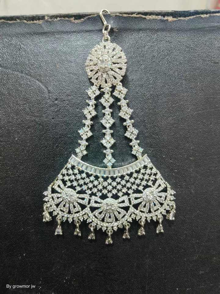 Conjunto de joyas para cabello nupcial Mangtika plateado estilo Bollywood indio circonita cúbica Foto 1 de 1