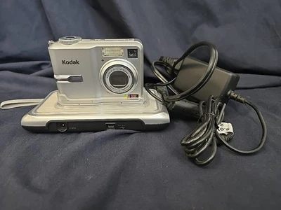 Kodak Easy Share C703 Silver Digital Camera 7.1 MP Zoom 3x TESTED & WORKS - Image 1 of 4