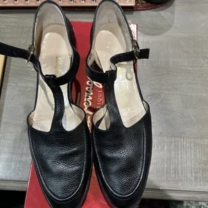 Salvatore Ferragamo Women's 91/2 4A T-Strap Black Leather Mary Jane Flats Shoes - Picture 1 of 8