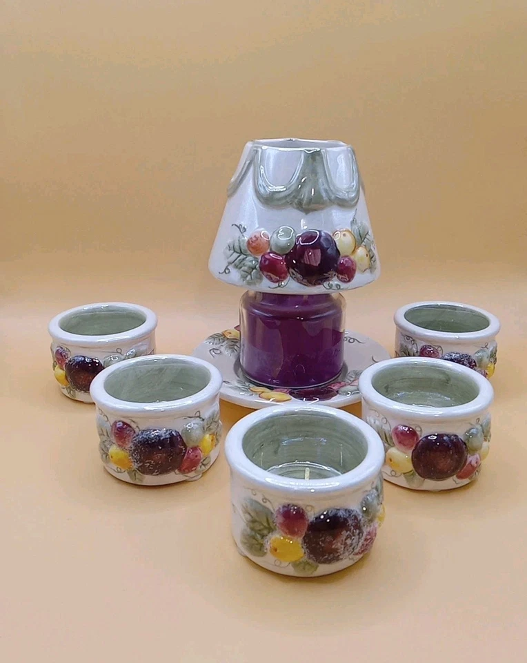 YANKEE CANDLE Iridiscente SUGAR CIRUELA FRUTA SWAG Juego de Velas (7) Cerámica Brillante  Foto 1 de 4