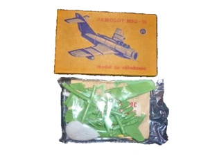 FLUGZEUG PLASTIK BAUSATZ SAMOLOT MIG- 15 ! OVP  und ungeöffnet  1:72 - Bild 1 von 1