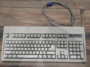 Key Tronic E03601PS25NP-C 104 Key PS/2 Keyboard - Zdjęcie 1 z 6