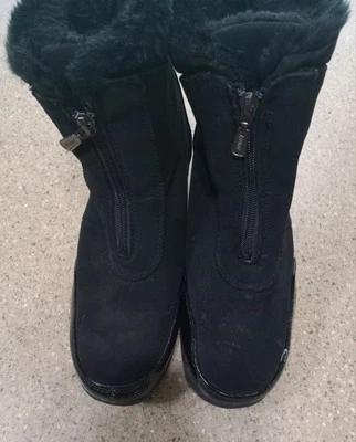 Black Khombu Boots, Size 8.5, Faux Fur Lined. Maple Zip - Image 1 of 4