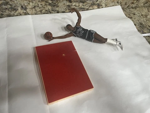 McFarlane San Antonio Spurs NBA Loose Figure - George Gervin Cover