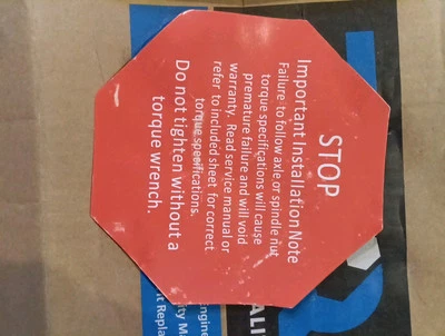 New rear Hub Assembly  Ford Lincoln Expedition Navigator Expedition  2003-2006 - Image 1 of 4