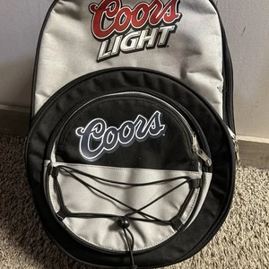 Coors leichter Rucksack Backpack Kühlcoors nagelneu mit Grill - Bild 1 von 3