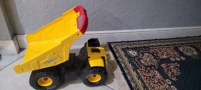 2006 VINTAGE HASBRO TONKA MIGHTY BIG YELLOW DUMP TRUCK 19” RED HANDLE  11980 - Image 1 of 4
