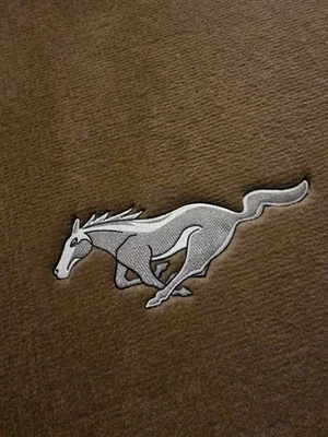 Alfombrillas Lloyd - tostadas, 4 piezas, delanteras traseras para Ford Mustang 1999-2004 nuevas caja abierta Foto 1 de 4