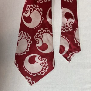 Vintage 40s 50s White & Red Rockabilly Art Deco Patterned Swing Tie Cravat Waves - Picture 1 of 4