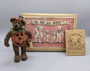 Boyds Shoebox "Bradley Boo Bear Countin' Treats" #3226 Jointed Halloween Pumpkin - Foto 1 di 11