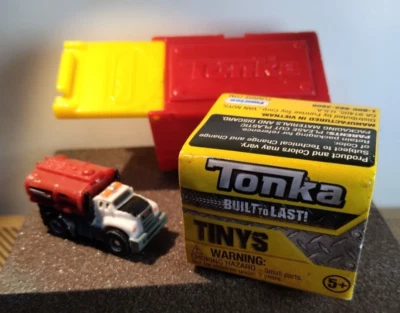 Camión cisterna Tonka Tinys by Sunrise Series 6 2017 en rojo garaje apilable difícil de encontrar Foto 1 de 4