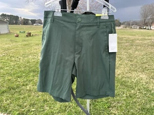 NWT All in motion cargo golf short pants Size 30 color Green - Picture 1 of 4