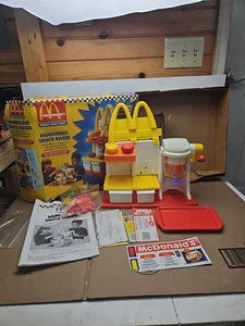 Vintage McDonalds Happy Meal Magic Hamburger Snack Maker 1993 - Bild 1 von 24