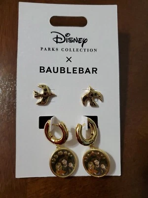 Juego de Pendientes Hocus Pocus Parques Disney por BaubleBar Sanderson Hermanas Pájaro Bruja Foto 1 de 3