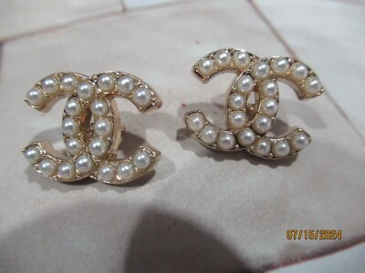 CHANEL 2 BUTTONS 18MM, GOLD tone, FAUX PEARL  THIS IS FOR 2 - Image 1 of 4