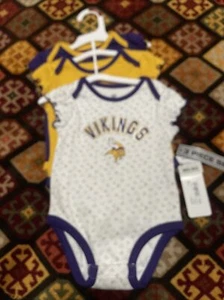 Minnesota Vikings newborn 3-pcs set 3/6M NWT - Picture 1 of 7