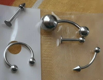 Piercing Orecchini In Acciaio Inox mix 5 pezzi Naso Orecchio Ombelico Sopraccigl - Immagine 1 di 3