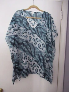 Neu mit Etikett Chicos hübscher gemusterter transparenter Poncho/Blautöne - S/Md - Bild 1 von 11