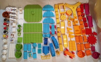 LEGO DUPLO Big Fair+Creative Box 3.5KG 226 bricks 2 complete sets Joblot bundle - Imagen 1 de 4