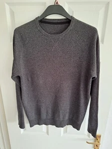 Anthrazitgrauer Herrenpullover mit Rundhalsausschnitt - keine Marke/Größenetikett, denke aber, es ist UK L - Bild 1 von 3
