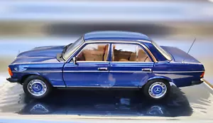 1:18 NOREV Mercedes 200 W123 surf blau NEU NEW - Imagen 1 de 5