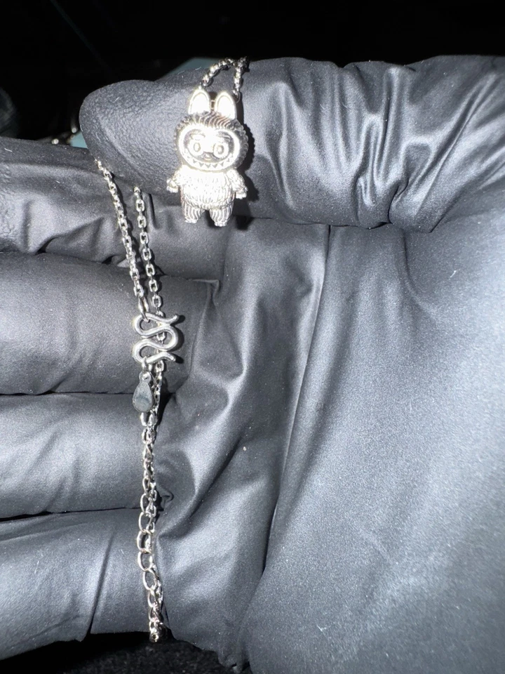 Colgante de plata de ley 925 Labubu encanto coleccionable  Foto 1 de 3