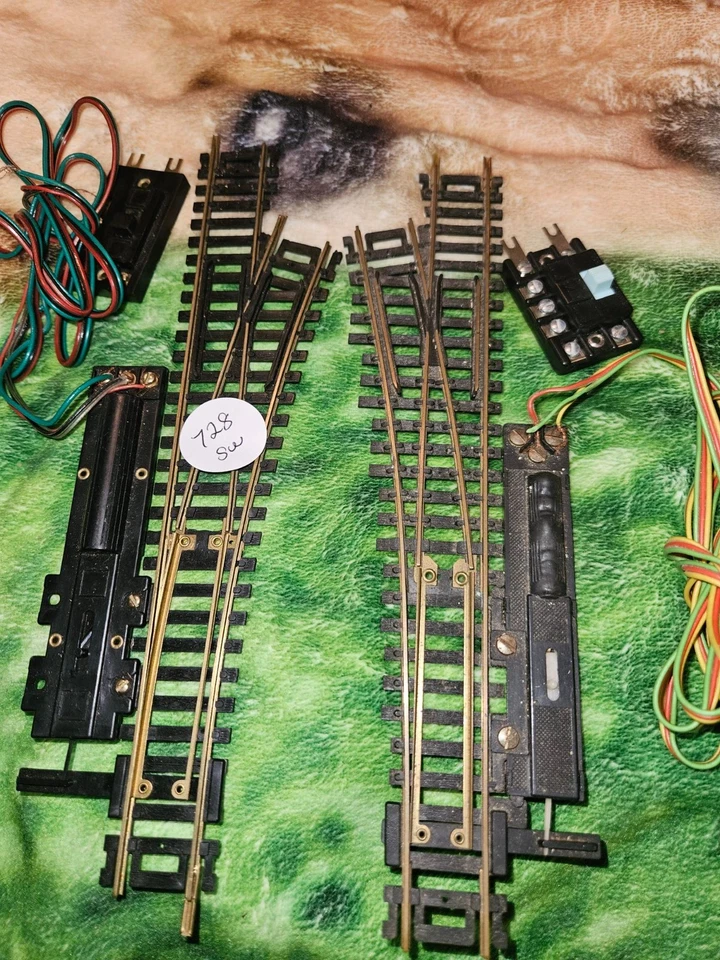 REMOTE LEFT AND RIGHT HO SCALE SWITCHES WITH CONTROLLERS AND WIRES (inv 729sw) - Image 1 of 1