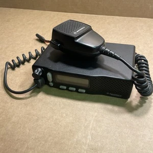 Motorola M1225-LS M44DGC95A2AA UHF Mobile 2 Way Radio w/ Motorola Mic -Working - Zdjęcie 1 z 11