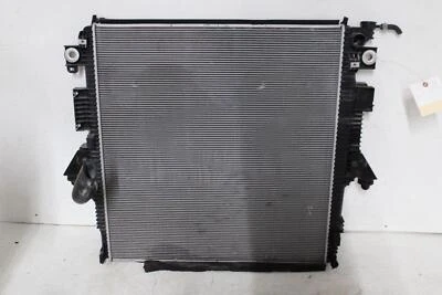 Radiador Nissan Frontier 2020-2024 Foto 1 de 3