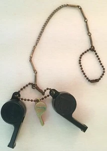 1960s Plastic Novelty Dragnet Whistles X2 & Tiny 2-Tone Marbled Plastic w/Star - Picture 1 of 8