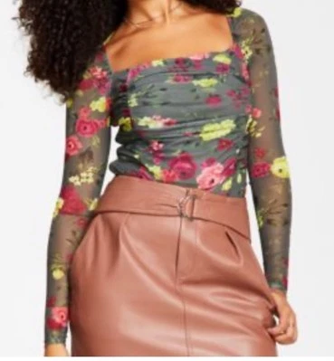 Top de hadas boho de malla corta floral verde rojo pequeño Bar III para mujer Foto 1 de 4