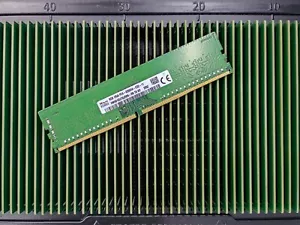 SK Hynix 8GB DDR4 3200MHz ECC UDIMM RAM 1Rx8 PC4-25600 HMA81GU7DJR8N-XN 288pin - Picture 1 of 2