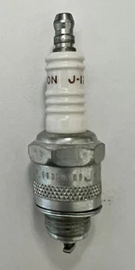 CHAMPION MARINE SPARK PLUG QL77JC4 828-1 - Picture 1 of 1