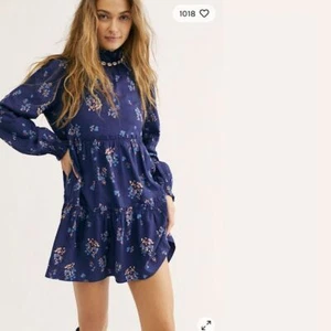 Free People Petit Fours Smock Neck Mini Dress Indigo Linen Floral Tiered Size M - Bild 1 von 7
