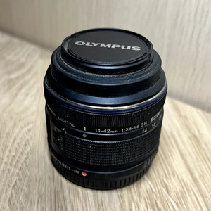 Olympus M.Zuiko Digital Objektiv 14–42 mm f/3,5–5,6 II R – schwarz - Bild 1 von 1