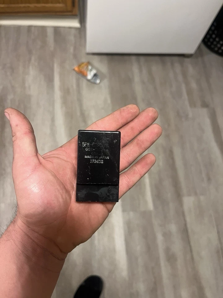 Relé de bomba de combustible R6s 2003-2005 2006-2009 Foto 1 de 3