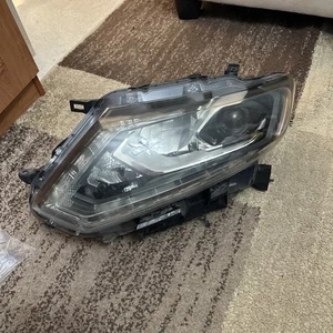 Faro nivelador LED IZQUIERDO NISSAN ROGUE SL LH 2014 2015 2016 OEM - Imagen 1 de 9