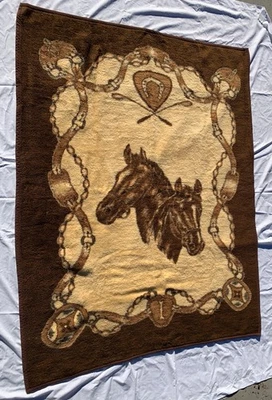 Ibena Caballo Manta Ecuestre Herradura Tachuela Cultivo Cresta 72”x 55” Marrón Alemania Foto 1 de 4