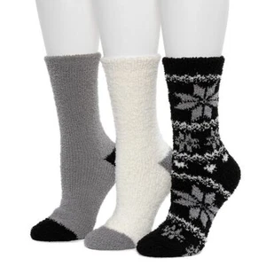 NIB Cuddl Duds Women's 3 Pack Cozy Snowflake Fair Isle Crew Socks 4-10 Shoe Size - Picture 1 of 3