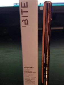 BITE Beauty Upswing Extreme Longwear Liquid Eyeliner in Solid Black  - Bild 1 von 12