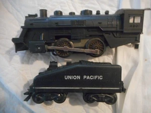 MARX O GAUGE 0-4-0 Union Pacific LOCOMOTIVA #490 & TENDER - TESTATA - Foto 1 di 3