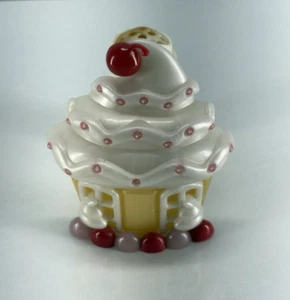 Bath & Body Works Holiday Cupcake Light Up Wallflower Plug In Diffuser Christmas - Picture 1 of 8