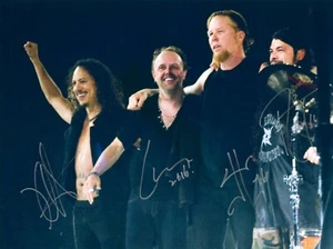 METALLICA Band Signed 8x11  With COA & Matching Decal James Lars Kirk Robert - Bild 1 von 3